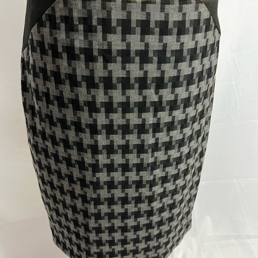 The Limited Skirt Sz 6 Black Gray Houndstooth A Line Knee Length Winter Fall